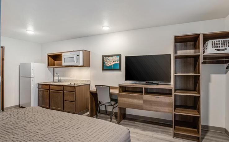Woodspring Suites Detroit Фармингтон-Хиллз Экстерьер фото
